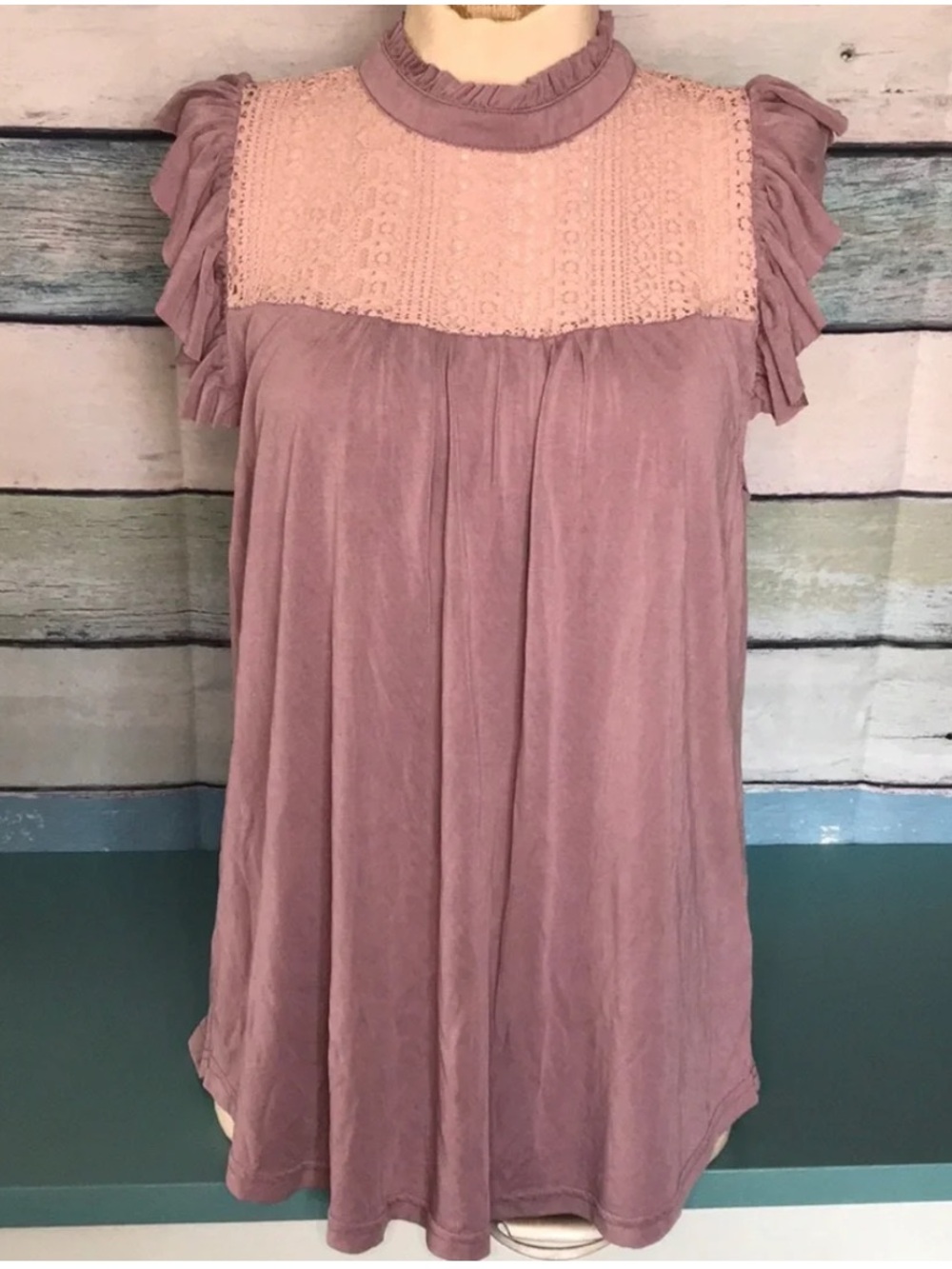 Allie Rose ruffle sleeve lace insert soft lavender mauve top L